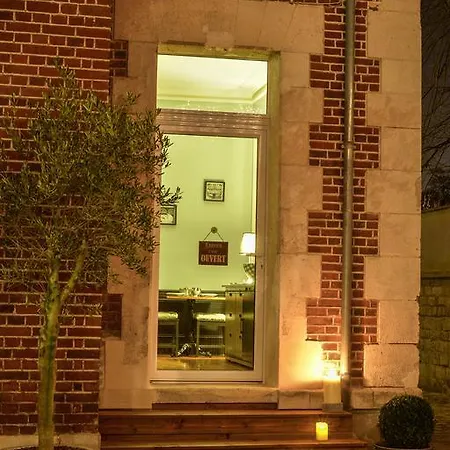 La Parenthese Du Rond Royal Oda ve Kahvaltı 4*